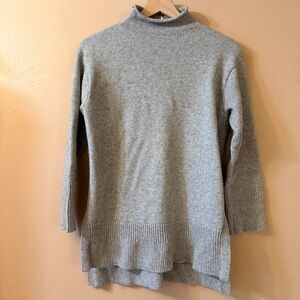 MOTH Turtleneck Sweater XS Gray Ruffle 3/4 Sleeve Classic Holiday